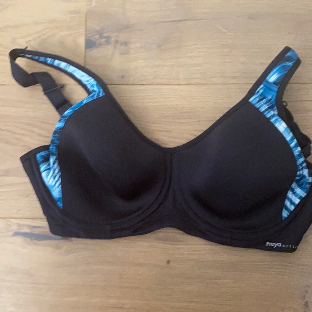 Freya Sport - Underwired Sports Bra. USA 30G